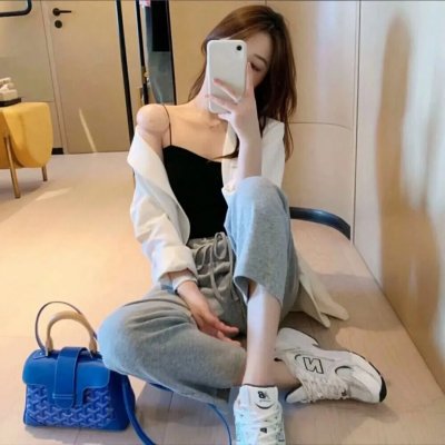 我们中的一个被绊倒
